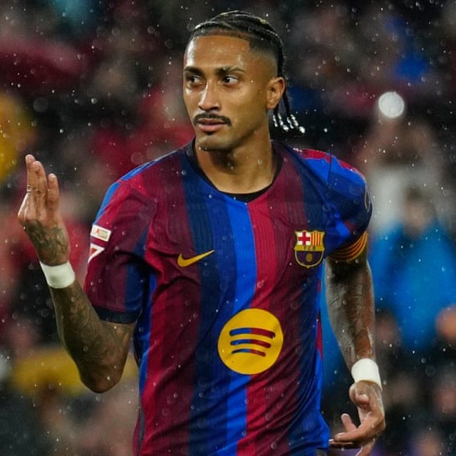 Raphinha in the Barcelona shirt